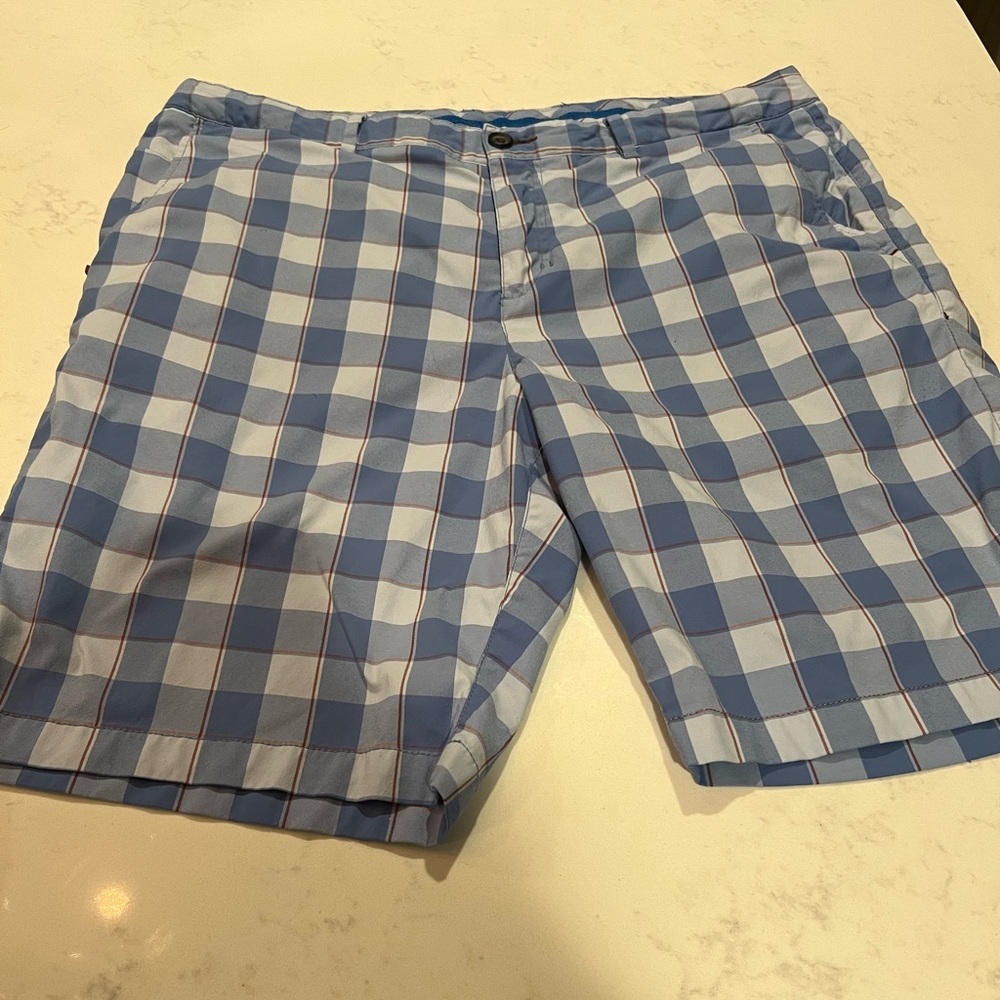 EUC Mens Tommy Bahama shorts size 35